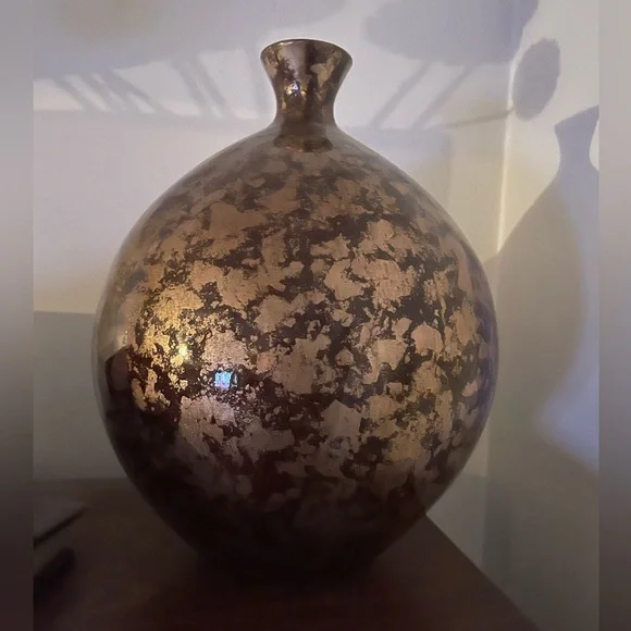 Vase - Picture 2 of 2